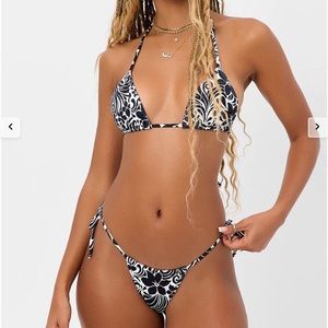 NEW Frankie’s bikinis Tia Floral Bikini XS top and bottom with tags